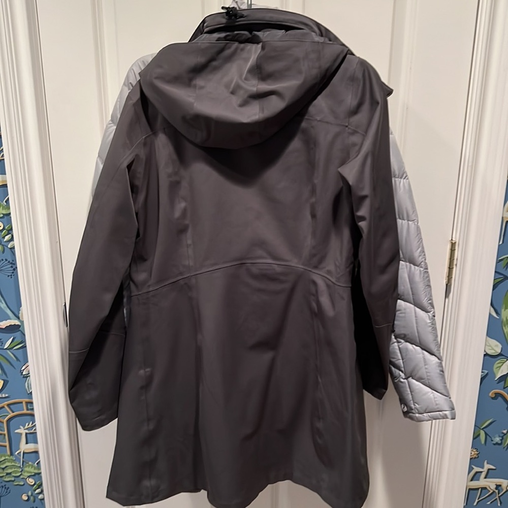 Patagonia Women's Dark Gray 2-in-1 Parka - Picture 4 of 4
